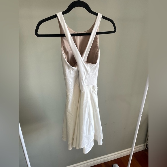 Lululemon Court Crush White Tennis Dress Size 6 - Picture 2 of 2
